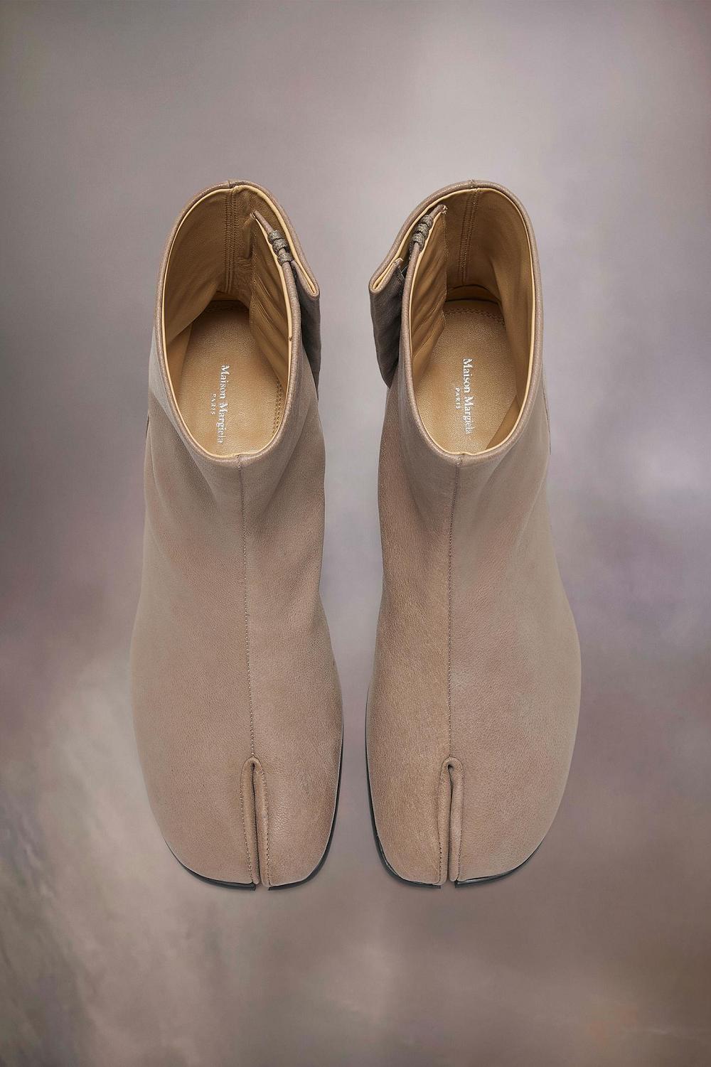 Beige Maison Margiela Tabi Ankle Boots | AU_MM40250