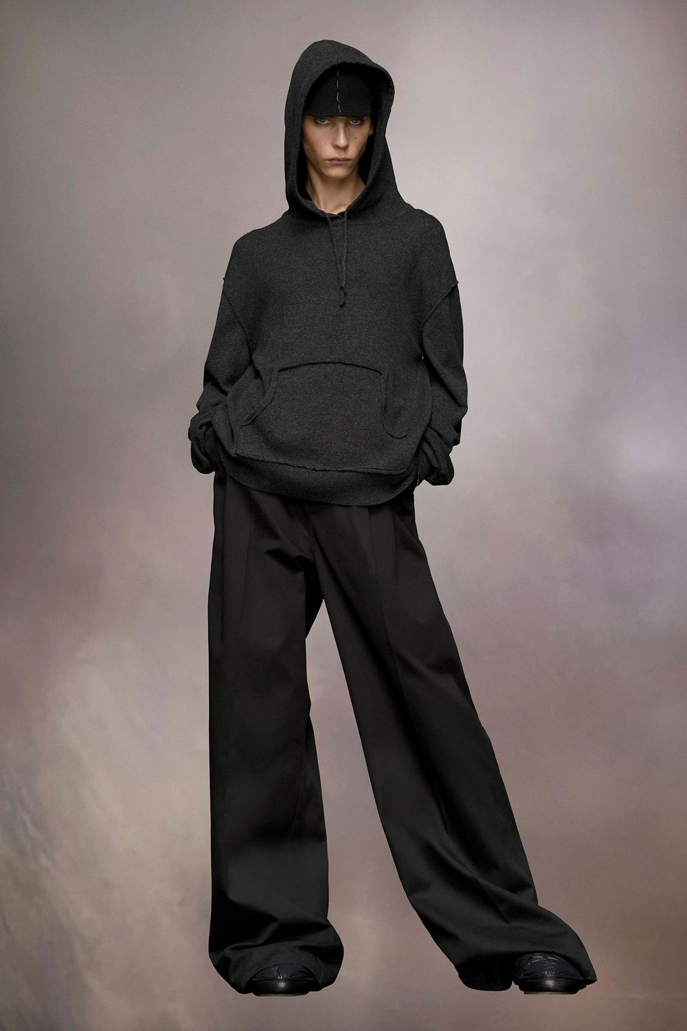 Black Maison Margiela Cashmere Hooded Sweater | AU_MM19574