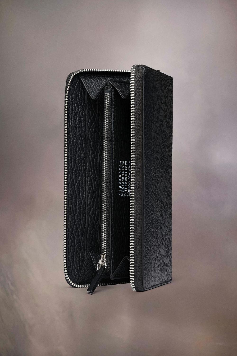 Black Maison Margiela Four Stitches Zip-around Wallet | AU_MM11609