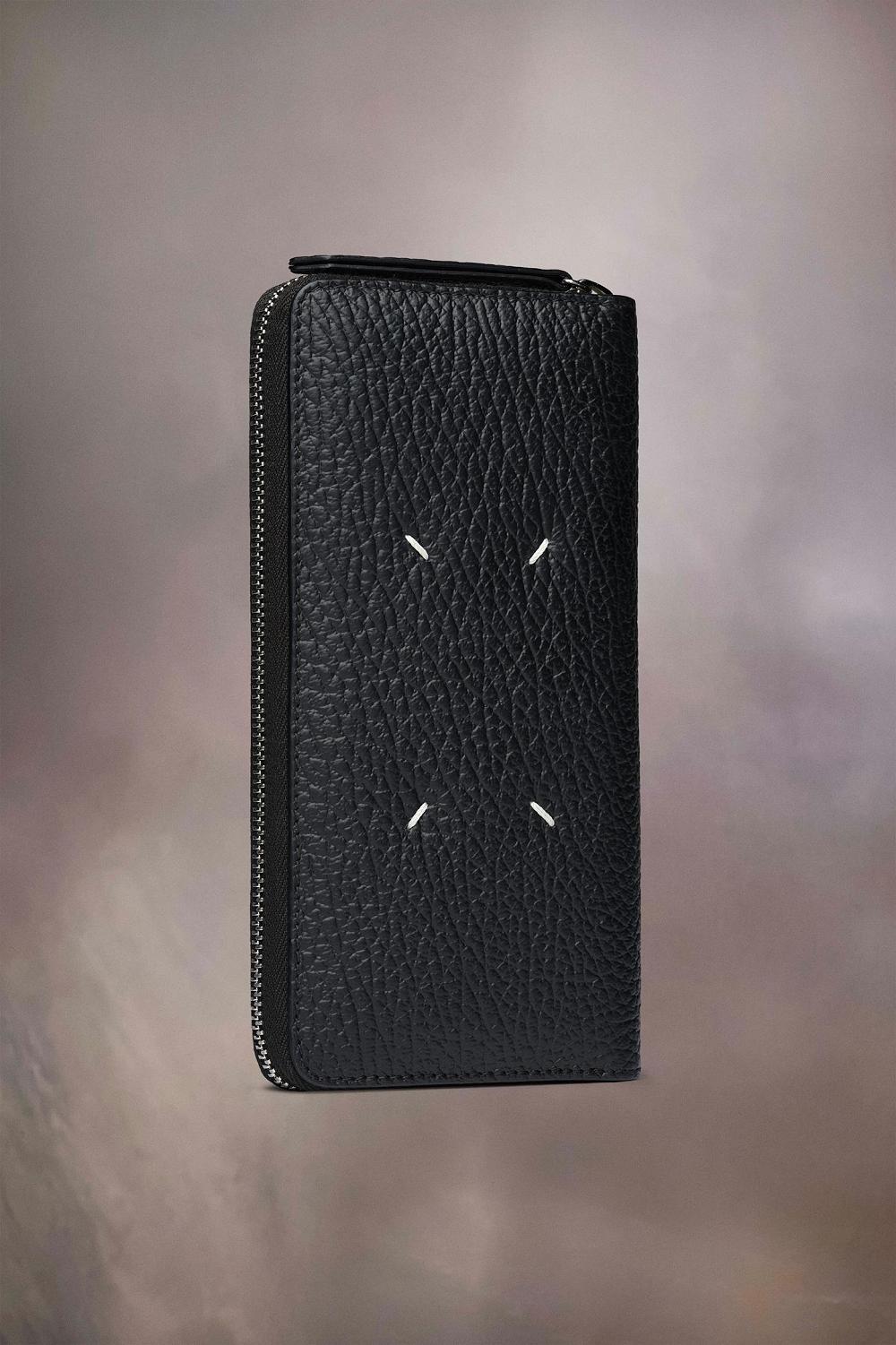 Black Maison Margiela Four Stitches Zip-around Wallet | AU_MM11609