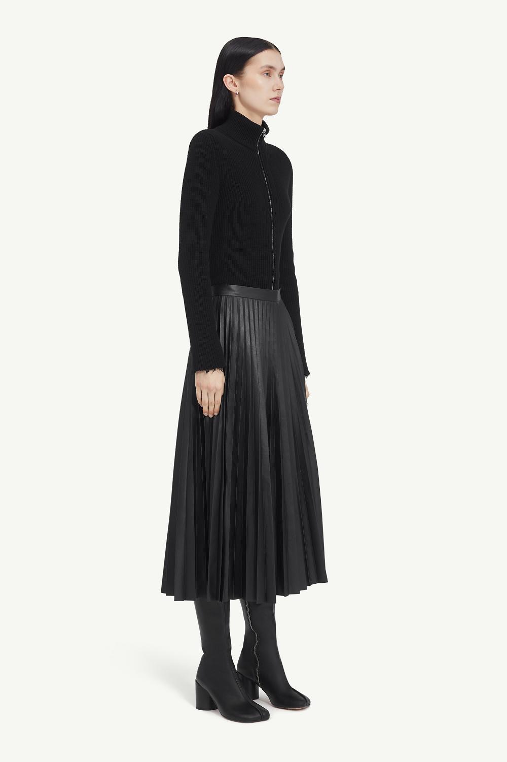 Black Maison Margiela Pleated Faux Leather Midi Skirt | AU_MM37022