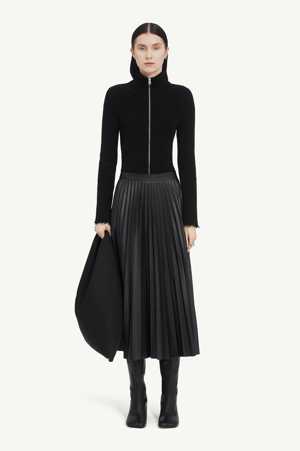 Black Maison Margiela Pleated Faux Leather Midi Skirt | AU_MM37022