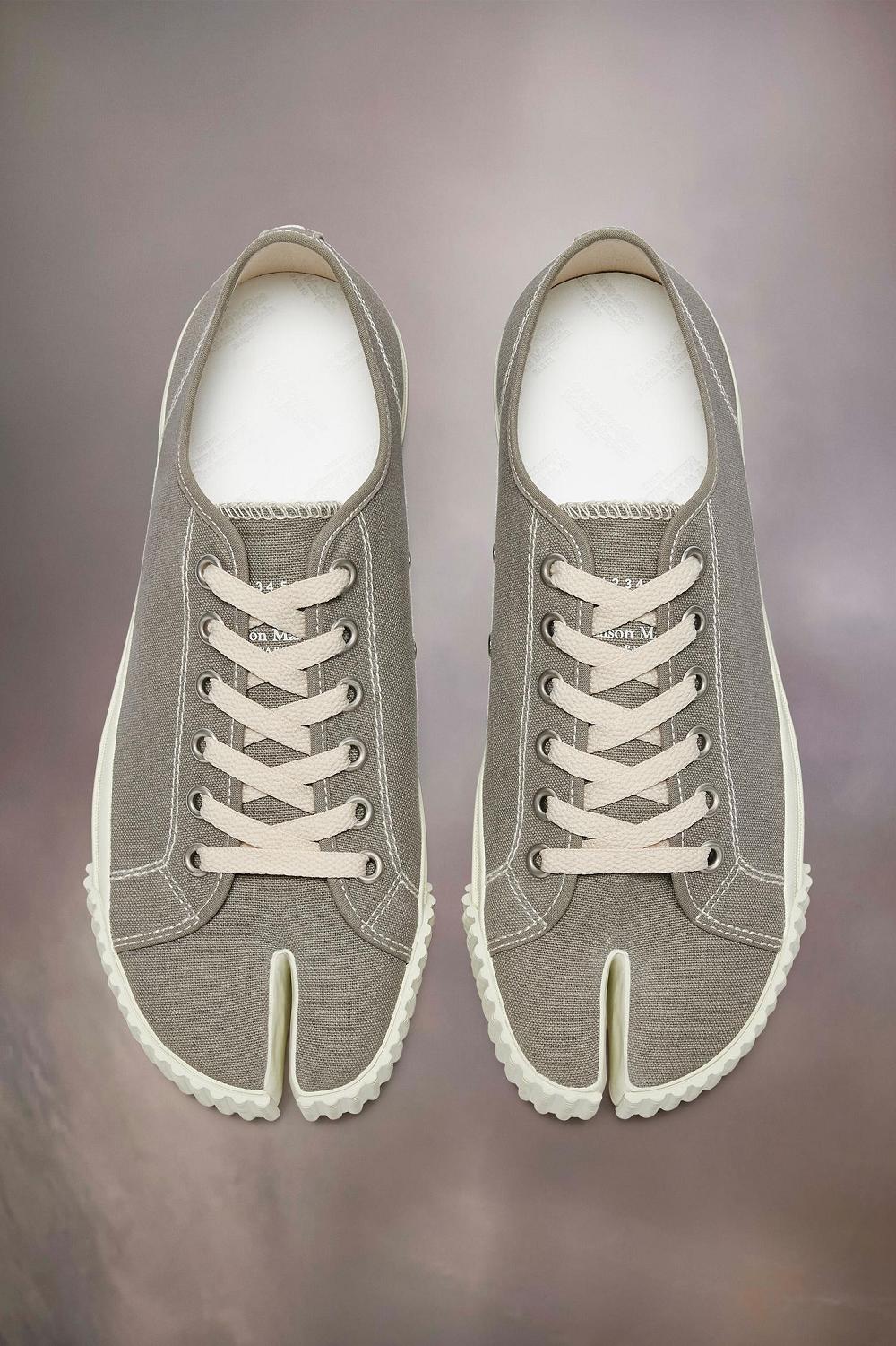 Grey Maison Margiela Tabi Sneakers | AU_MM39190