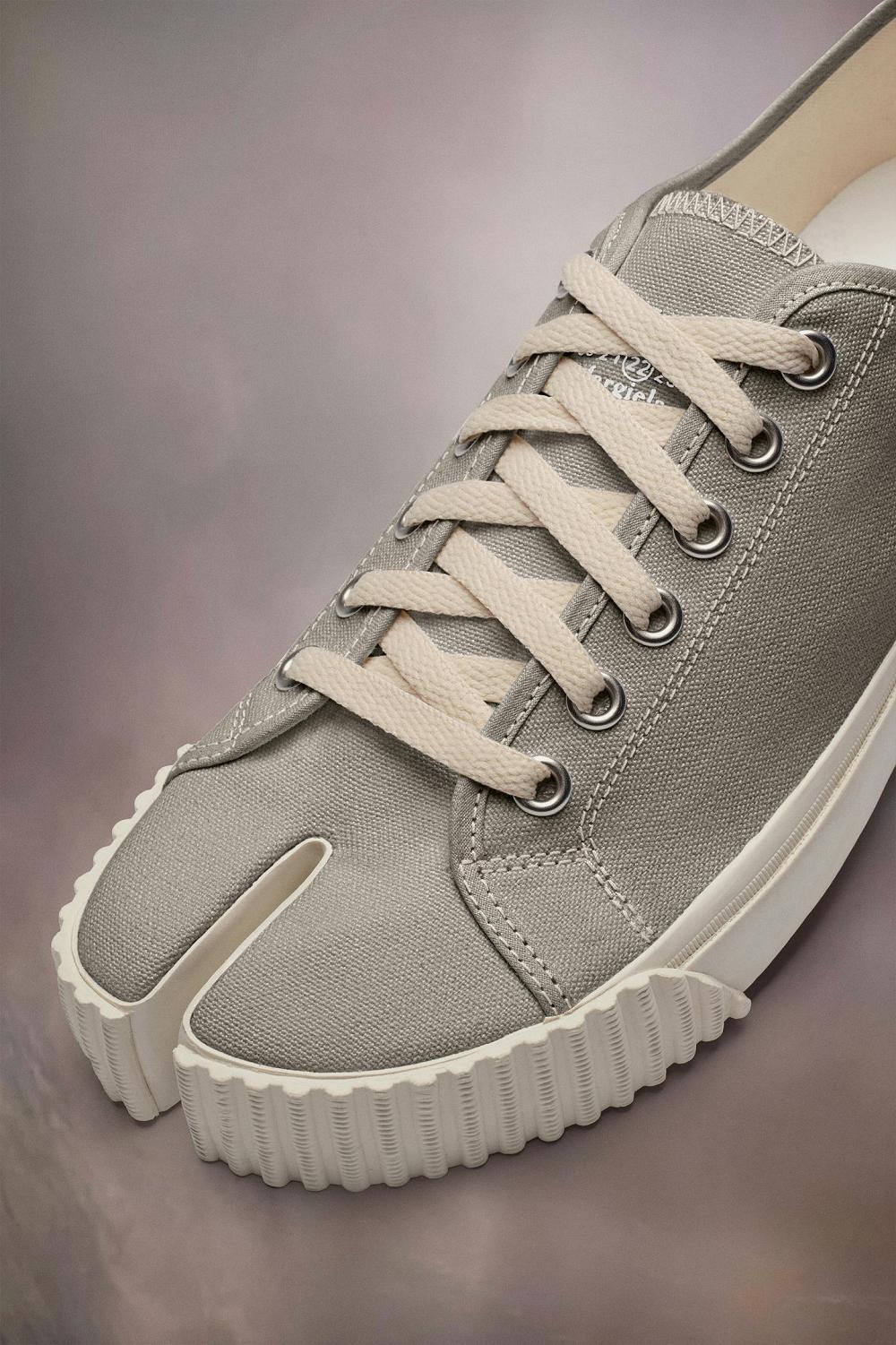 Grey Maison Margiela Tabi Sneakers | AU_MM47915