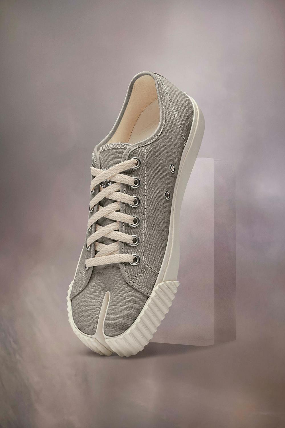 Grey Maison Margiela Tabi Sneakers | AU_MM47915