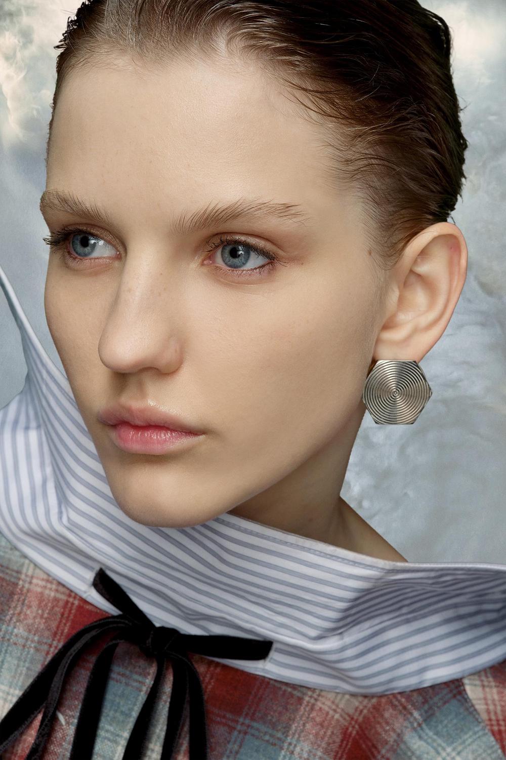 Silver Maison Margiela Bolt And Nut Hexagonal Earring | AU_MM64145