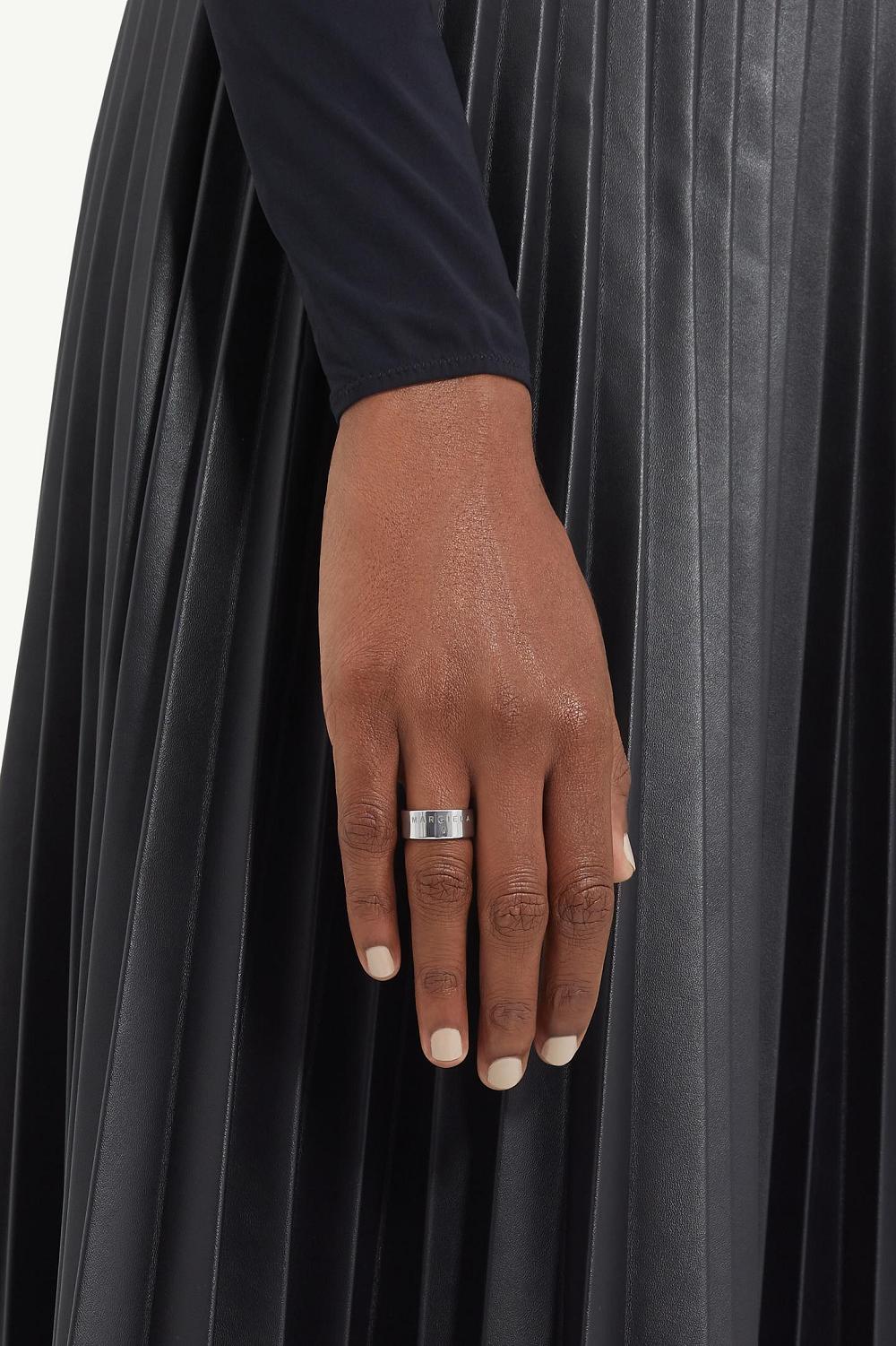 Silver Maison Margiela Minimal Logo Ring | AU_MM65890