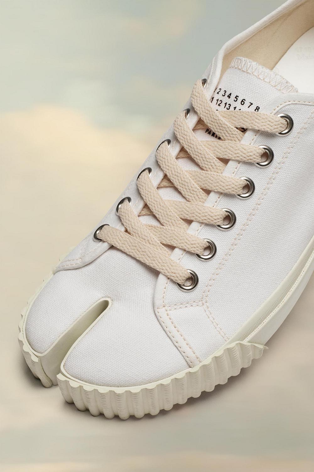 White Maison Margiela Tabi Sneakers | AU_MM21991